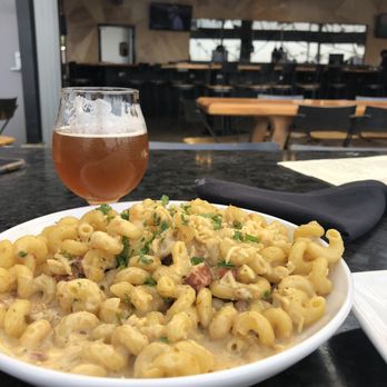 Viewpoint Brewing - Mac n cheese - Breweries Near Me - Del Mar, California Viewpoint Brewing - Mac n cheese - Breweries Near Me - Del Mar, California