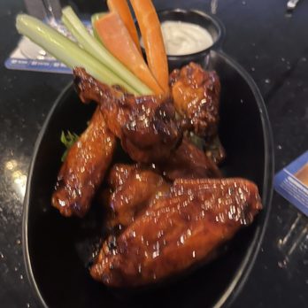 Whiskey Lounge - Top 5 wings in Nj!  Whiskey bbq!!! - Comfort Food Near Me - Brielle, New Jersey