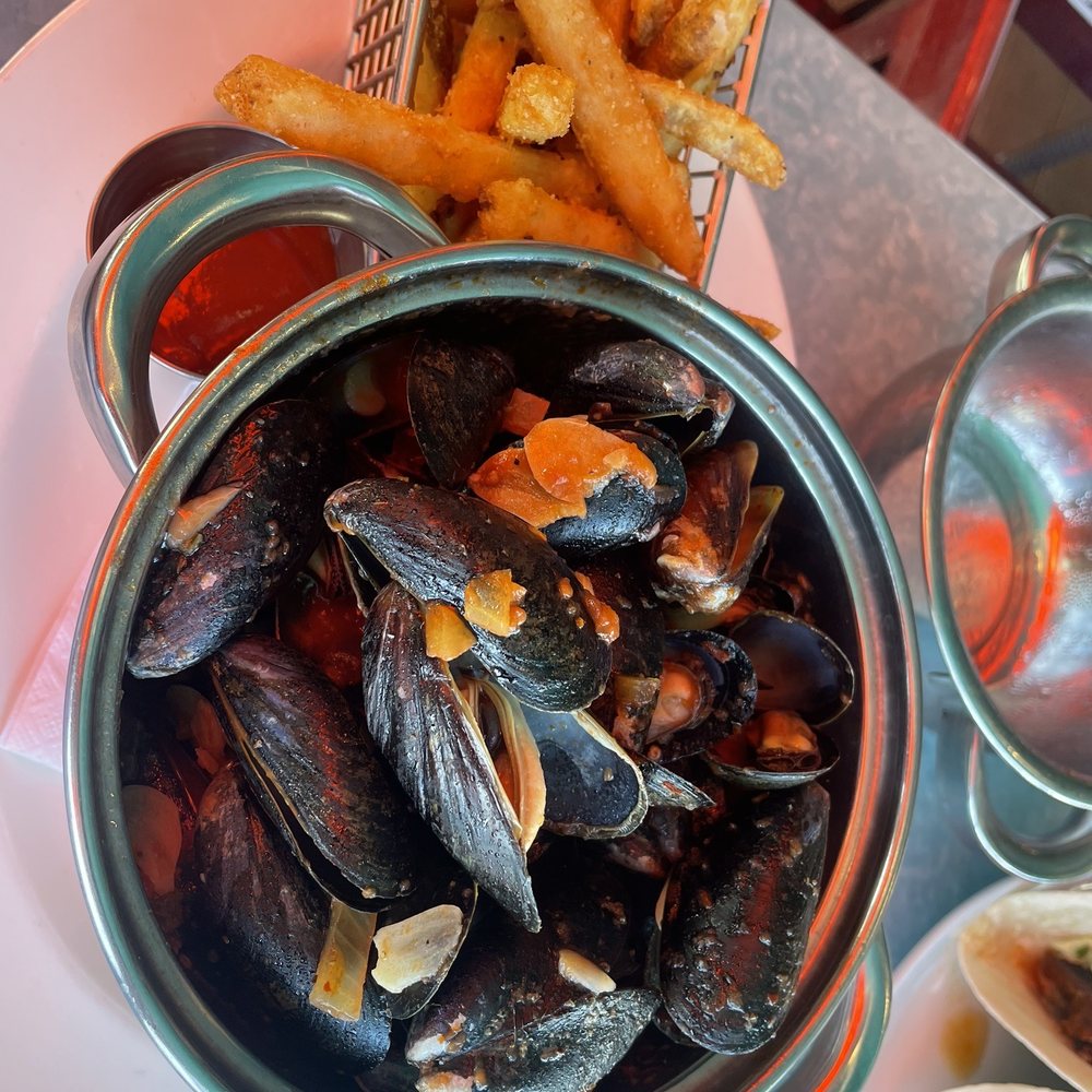 Deck 84 - Prince Edward Island Mussels - New American Near Me - Delray Beach, Florida Deck 84 - Prince Edward Island Mussels - New American Near Me - Delray Beach, Florida