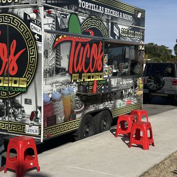 Tacos Placosos Estilo Tijuana - Tacos Placosos food truck - Tacos Near Me - Los Angeles, California Tacos Placosos Estilo Tijuana - Tacos Placosos food truck - Tacos Near Me - Los Angeles, California