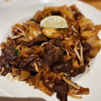 SEAK - Pad see ew - Vietnamese Near Me - Edgewater, New Jersey SEAK - Pad see ew - Vietnamese Near Me - Edgewater, New Jersey