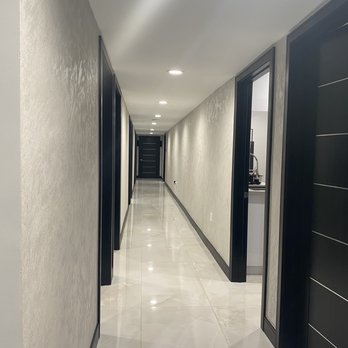 Gureghian Chiropractic - Hallway, leading to patient rooms - Chiropractors Near Me - Granada Hills, California Gureghian Chiropractic - Hallway, leading to patient rooms - Chiropractors Near Me - Granada Hills, California