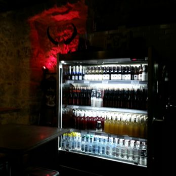 Try Burger - Select a beverage from the cooler or order a draft. - Bars Near Me - Nice, 06