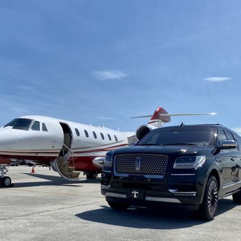 Icon Chauffeured Services - Ground travel that complements air travel. - Limos Near Me - Palm Beach, Florida Icon Chauffeured Services - Ground travel that complements air travel. - Limos Near Me - Palm Beach, Florida