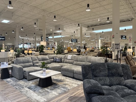 AMERICAN FURNITURE WAREHOUSE - Updated January 2026 - 23 Photos & 42 ...