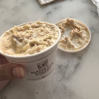 Magnolia Bakery - Bakeries Near Me - Chicago, Illinois