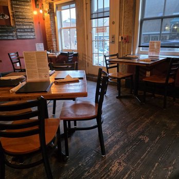 Blackback Pub - Restaurant is a big bar plus a few tables - Pubs Near Me - Waterbury, Vermont