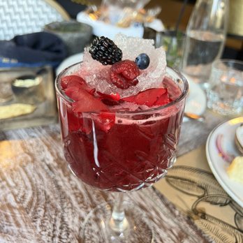 Campomar - Dragon fruit inspired drink - Seafood Near Me - México, D.F., DIF