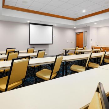 Hampton Inn & Suites Grants Pass - Meeting Room - Hotels Near Me - Grants Pass, Oregon Hampton Inn & Suites Grants Pass - Meeting Room - Hotels Near Me - Grants Pass, Oregon