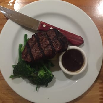 Royal Hotel - Bars Near Me - Bowral, NSW