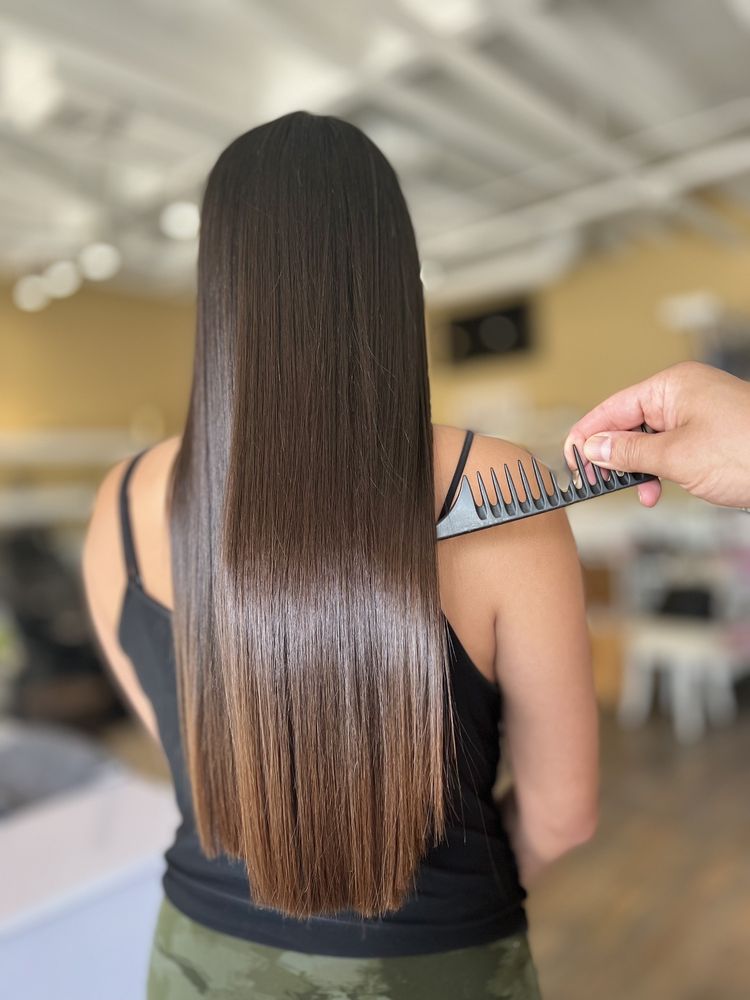 Vivid Blow Dry and Nail Bar Image