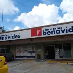 Farmacias Benavides - Fachada.