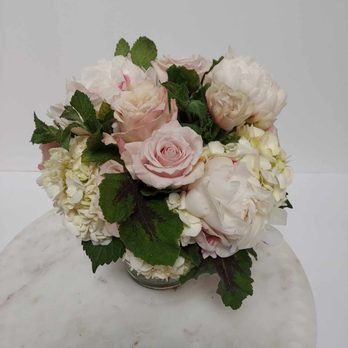 Couture Flowers by Kimberly Perry - Bouquet - Wedding Planning Near Me - Costa Mesa, California Couture Flowers by Kimberly Perry - Bouquet - Wedding Planning Near Me - Costa Mesa, California