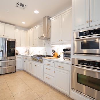 Olvera painting - Kitchen cabinets painted and handles installed - Painters Near Me - Salida, California Olvera painting - Kitchen cabinets painted and handles installed - Painters Near Me - Salida, California