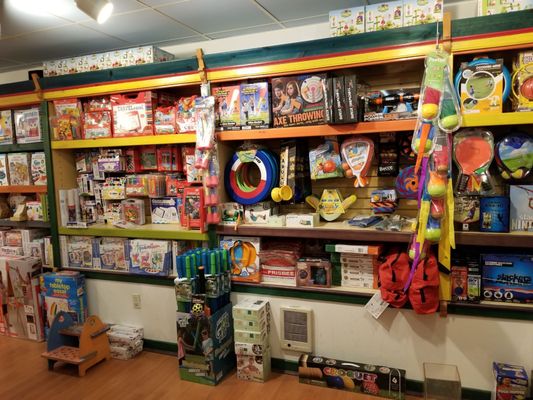 G Willikers Toy Shoppe by null