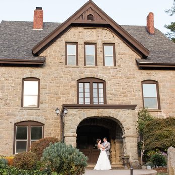 Elliston Vineyards - The mansion - Wineries Near Me - Sunol, California