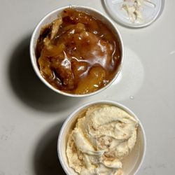 The Peach Cobbler Factory - Peach cobbler with vanilla bean ice cream