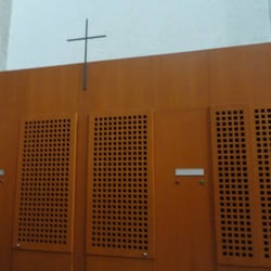Convento-Iglesia de Santo Domingo - Vaya confesionarios más modernos con luz verde y roja como los semáforos!