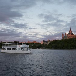 Paul's Boat Lines - Pauls boat line close to the Parliament Hill