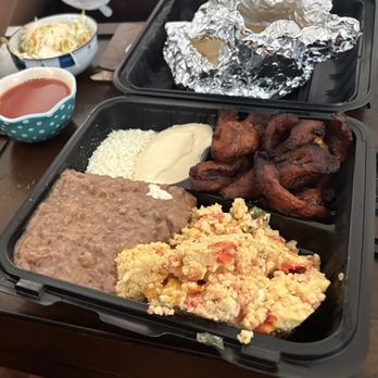 El Carrusel Bakery - Bakeries Near Me - Van Nuys, California