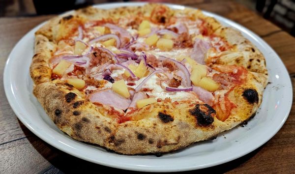 Benji’s Woodfire Pizza by null