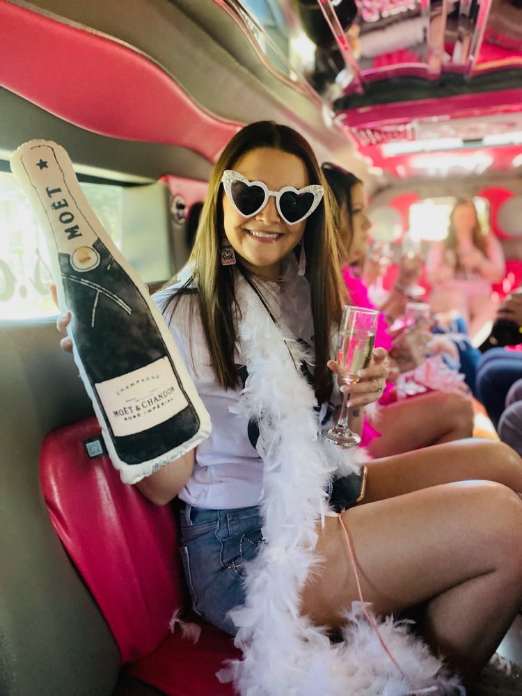 BROOKE’S BUBBLE BUS Updated September 2024 25 Photos & 11 Reviews