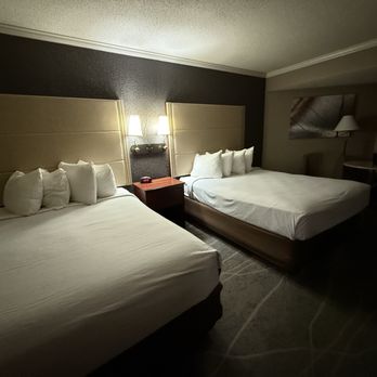 Best Western Harbour Pointe Lakefront - Hotels Near Me - Saint Ignace, Michigan