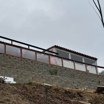 Merida Blanca Landscaping Services - Flexi glass fence for outstanding view - Landscaping Near Me Merida Blanca Landscaping Services - Flexi glass fence for outstanding view - Landscaping Near Me