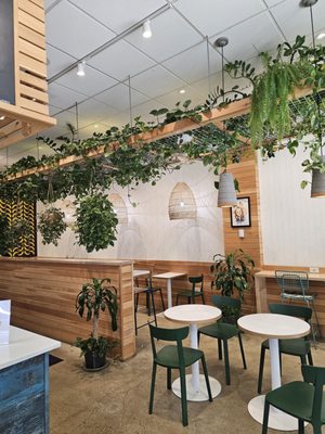 Liv's Juice + Acai Bar by null
