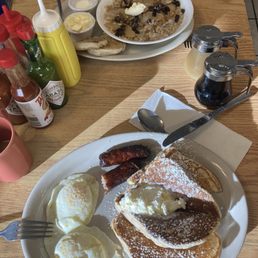 French toast breakfast and oatmeal breakfast. French toast breakfast and oatmeal breakfast.