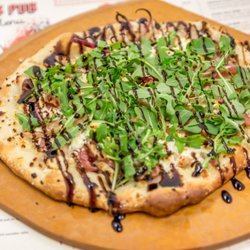 Darcy's Pub Westshore - Somersby Poached Pear & Arugula Pizza