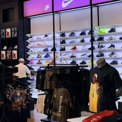 Shoe Palace