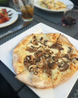 Mangia Mi by null
