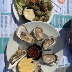 La Plage - 1/2 douzaine d'huître et bulots