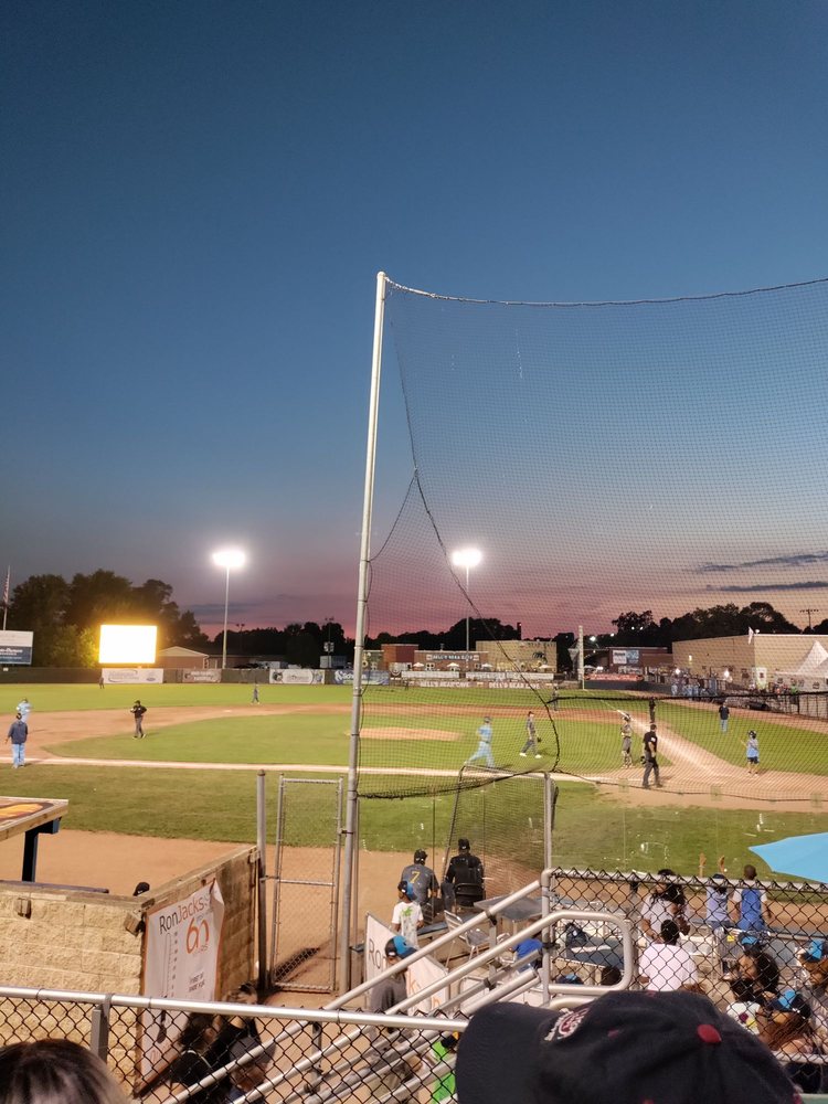 MAYORS’ RIVERFRONT PARK Updated September 2024 251 Mills St