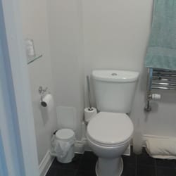 The Limes - Bathroom