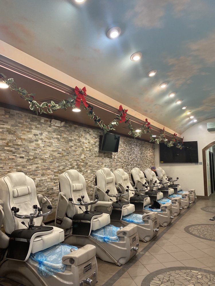 EVOLUTION NAILS Updated August 2024 11 Reviews 3627 W Maple Rd
