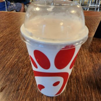 Chick-fil-A - Strawberry shake - Fast Food Near Me - Honolulu, Hawaii