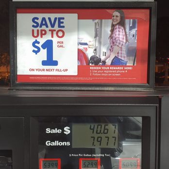 Vons - a gas pump at a gas station - Grocery Near Me - Inglewood, California