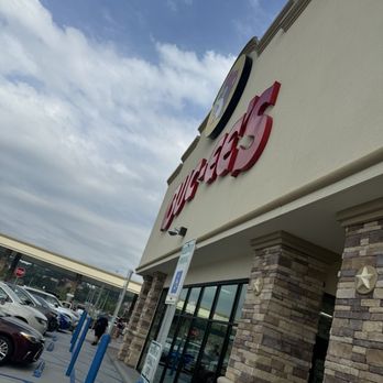 Buc-ee’s - Outdoor - Gas Stations Near Me - Sevierville, Tennessee Buc-ee’s - Outdoor - Gas Stations Near Me - Sevierville, Tennessee
