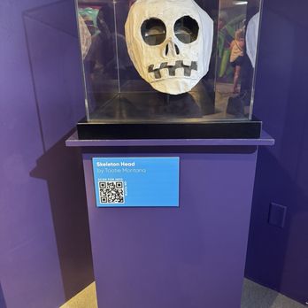 Jamnola - Skull Head by "Tootie Montana" - Art Tours Near Me - New Orleans, Louisiana