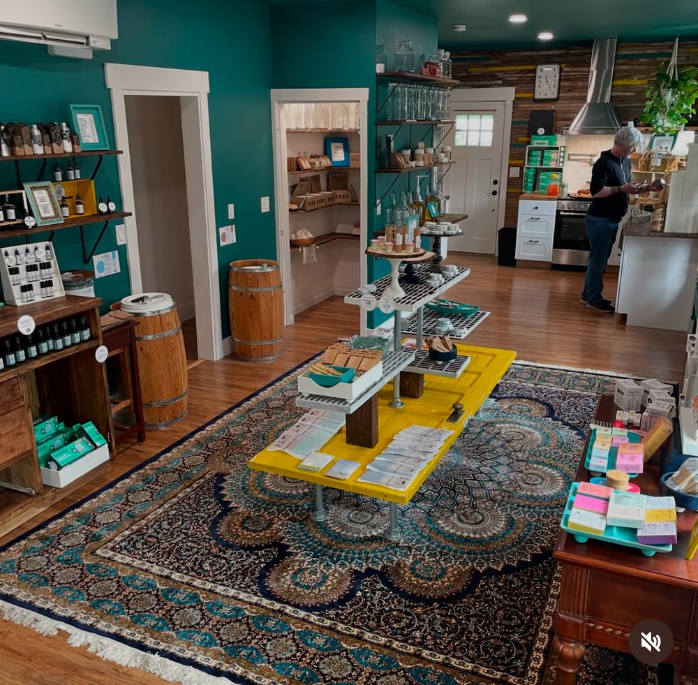 Ravenna Refills Logo