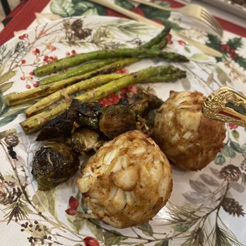 Krab King - krab crab dinner (5 oz) with Brussels sprouts and asparagus - Seafood Near Me - Upper Marlboro, Maryland