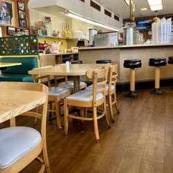 Dick's Hot Dog Stand - Inside