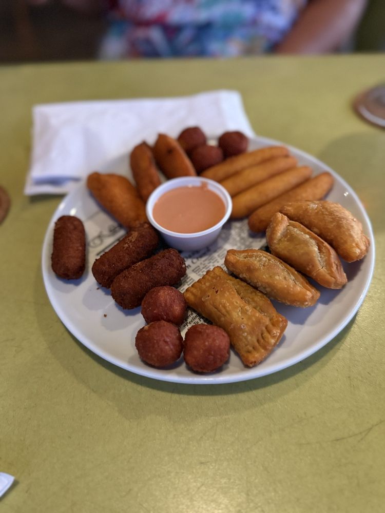 Tamboo Hotel & Restaurant