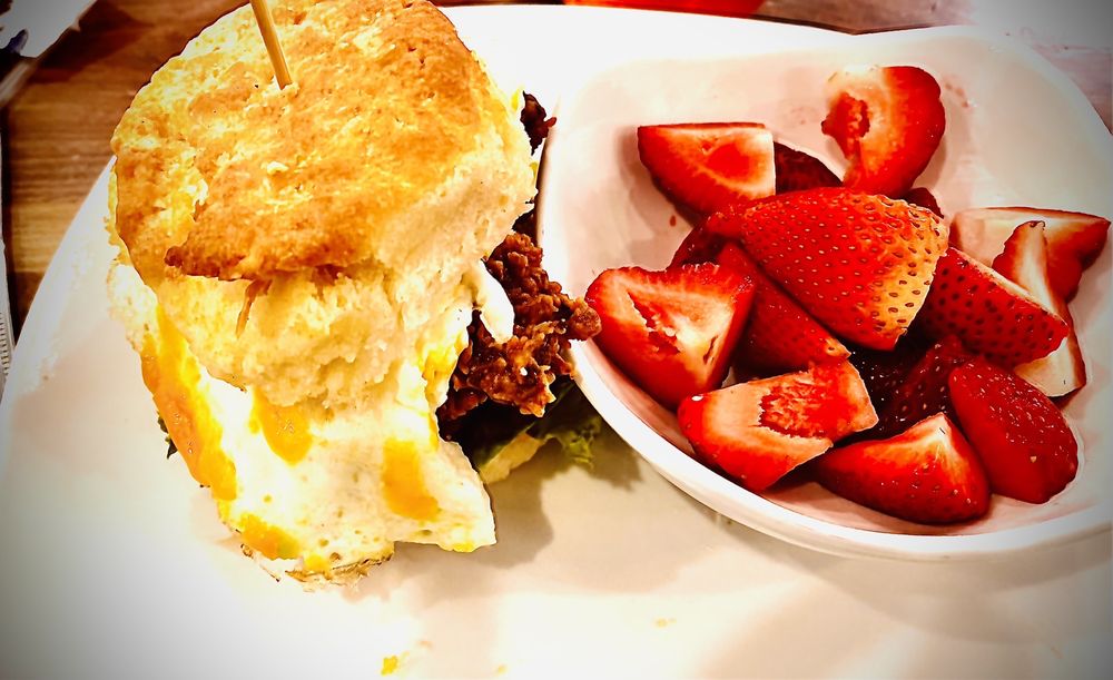 THE BUTTERED BISCUIT MOBERLY 783 Photos & 1025 Reviews 1403 SE