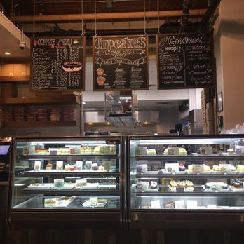 Molly's Cupcakes - The selection that they have is amazing! - Cupcakes Near Me - Chicago, Illinois