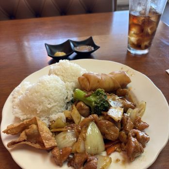 Egg Roll Express - Garlic Chicken Lunch Special - Chinese Near Me - Pasadena, California