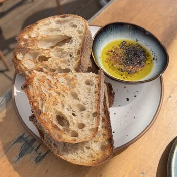Crudo e Nudo - Bread and oil - Seafood Near Me - Santa Monica, California