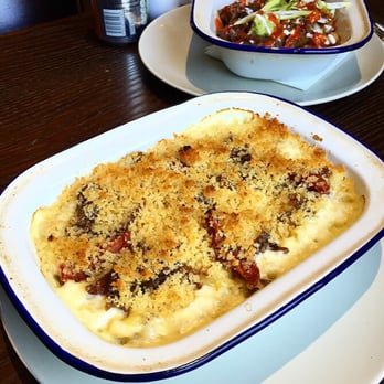 McPhabbs - Mac and Cheese with Caramelised Onion and Sundried Tomato and Carne Asada Fries - Pubs Near Me - Glasgow, GLG